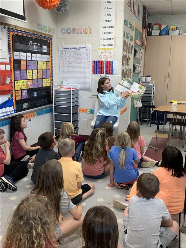 Reading to 1st Graders